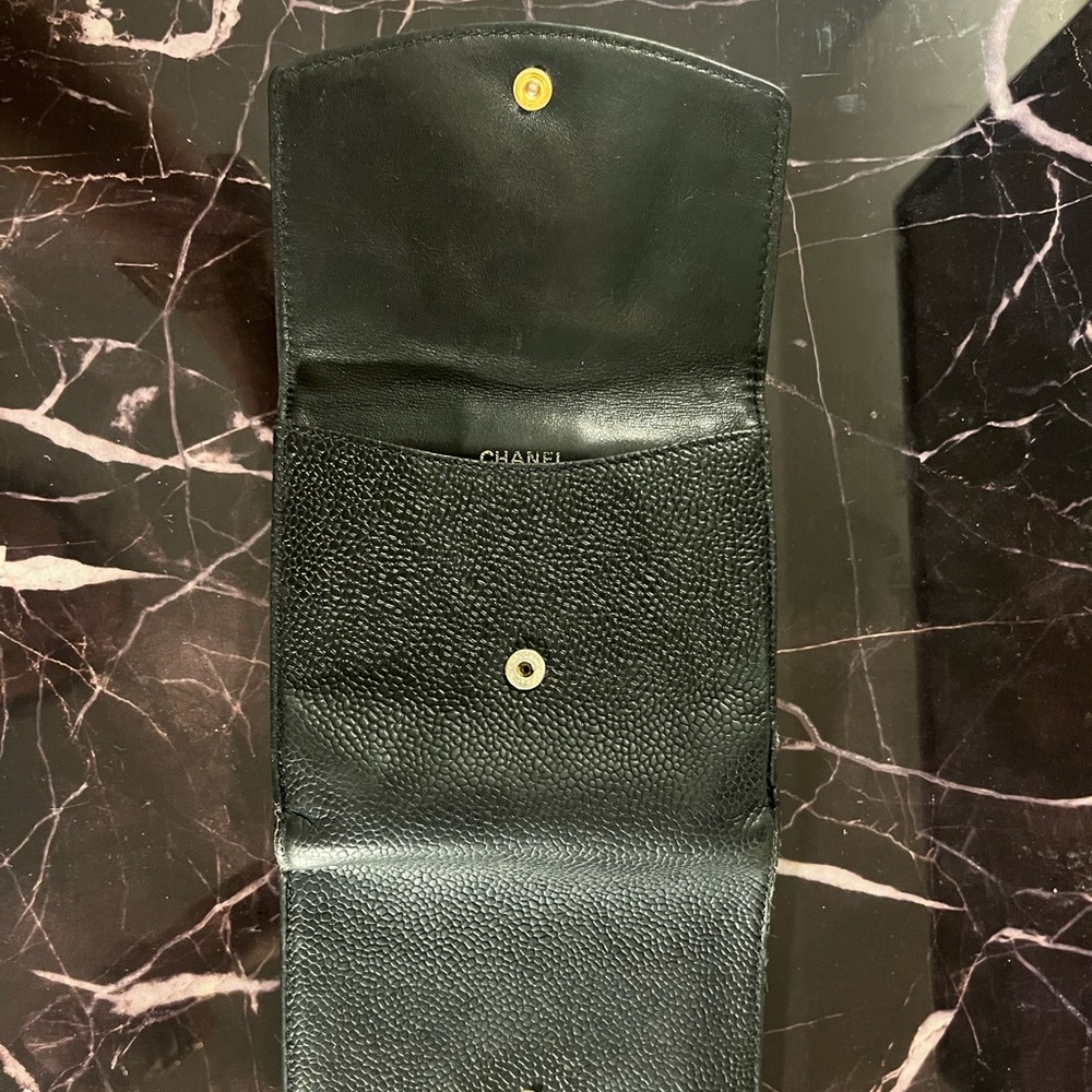 $950 CHANEL Black Caviar-Leather Wallet - Picture 7 of 14